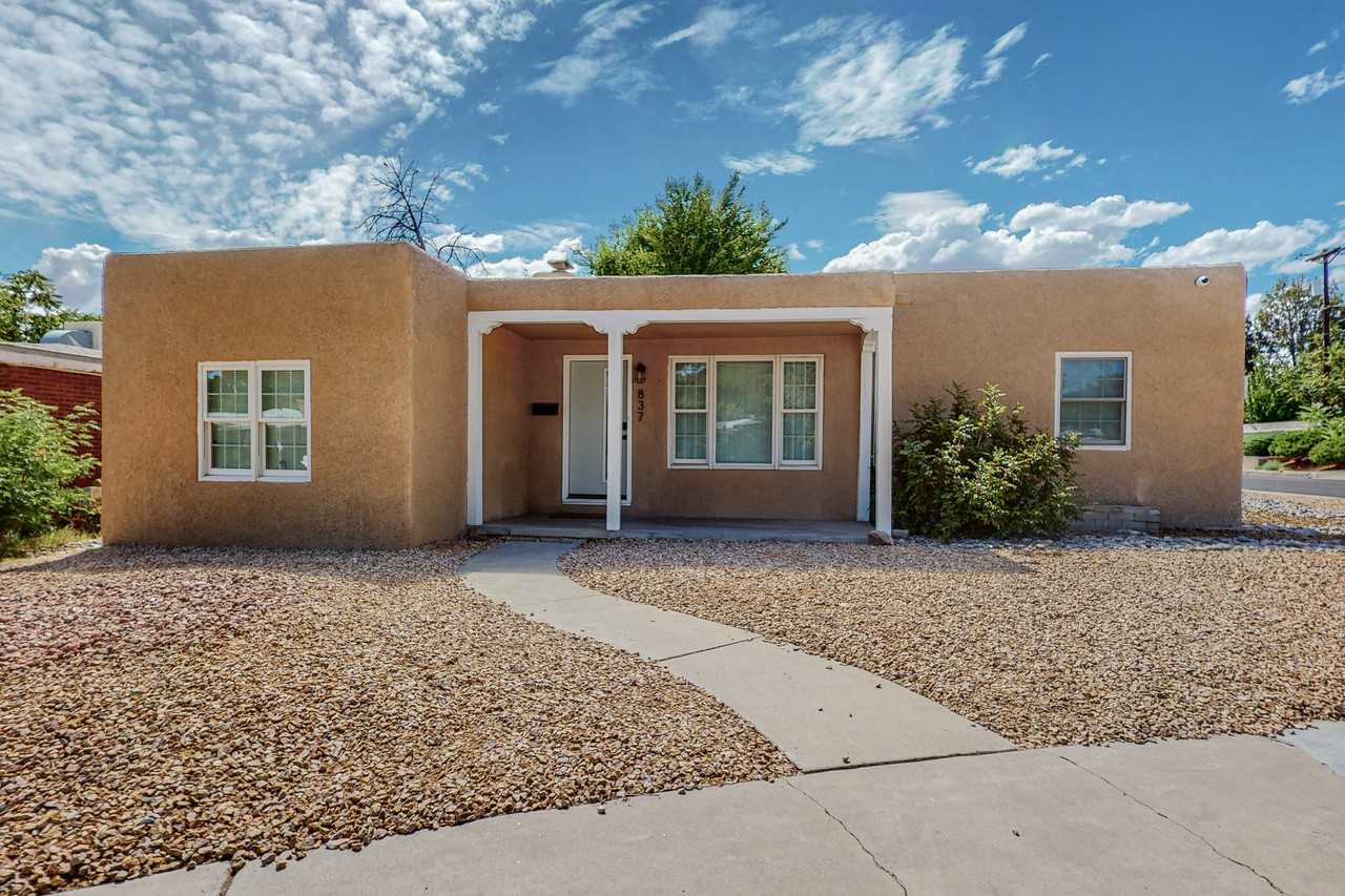 837 Adams St Ne - Photo 5 of 50