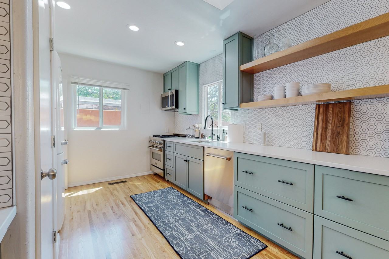 837 Adams St Ne - Photo 2 of 50