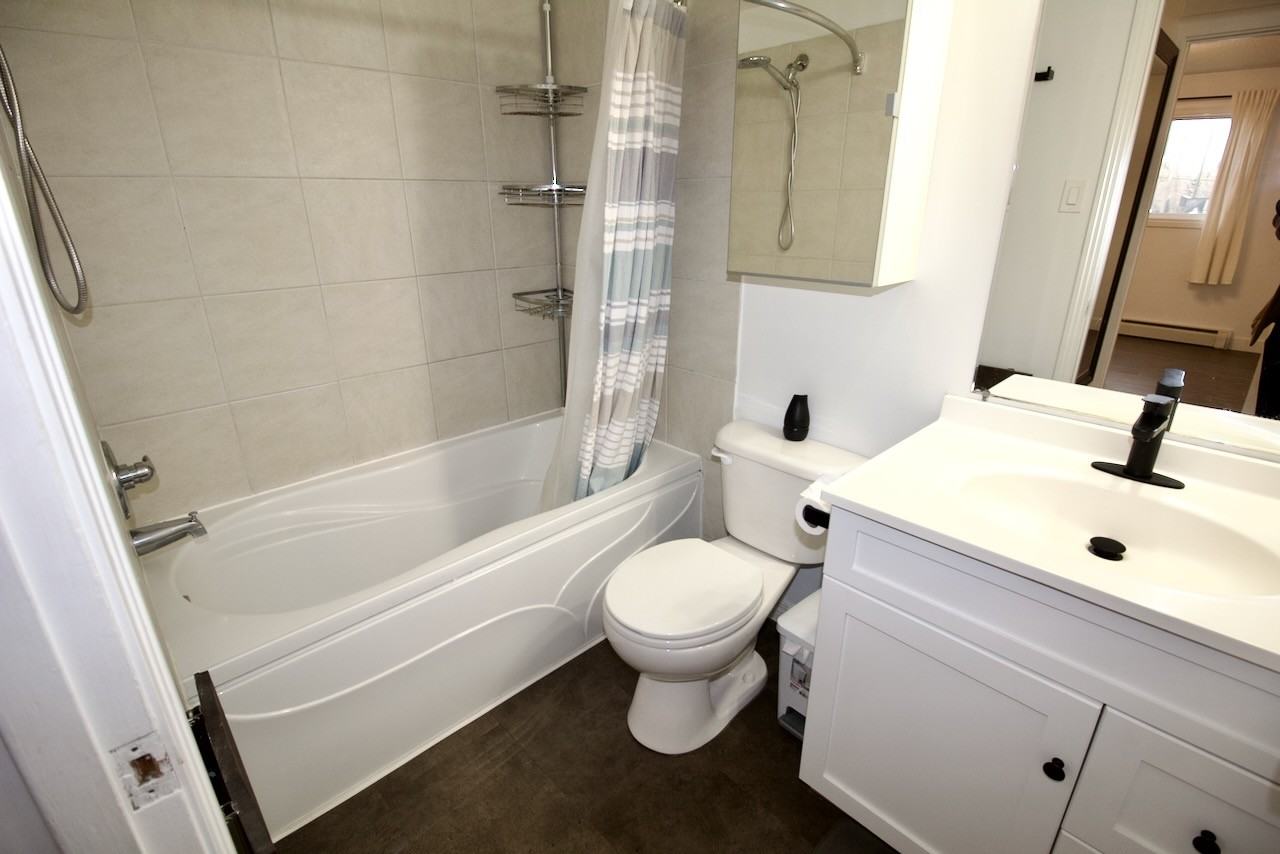 10001 123 St Nw - Photo 4 of 25