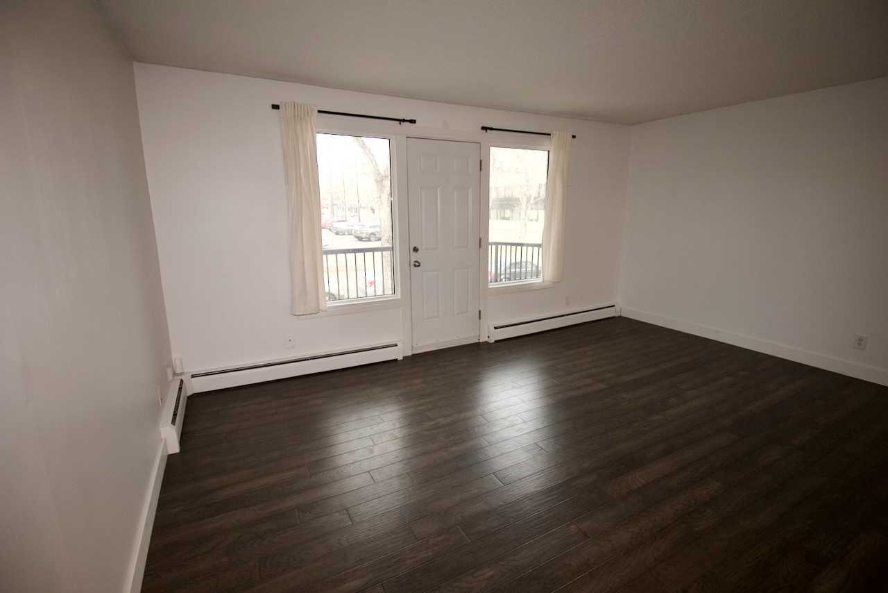 10001 123 St Nw - Photo 7 of 25