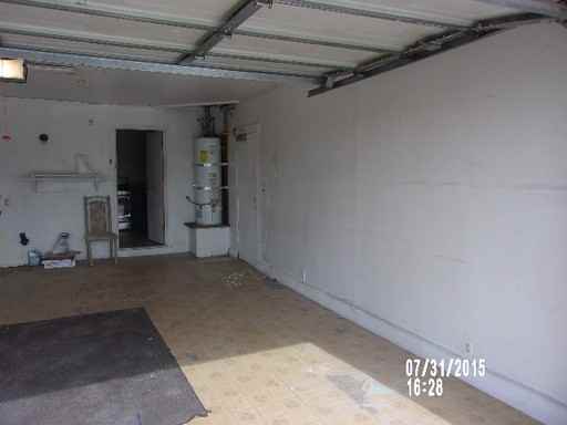 565 S Vernon Ave - Photo 2 of 18