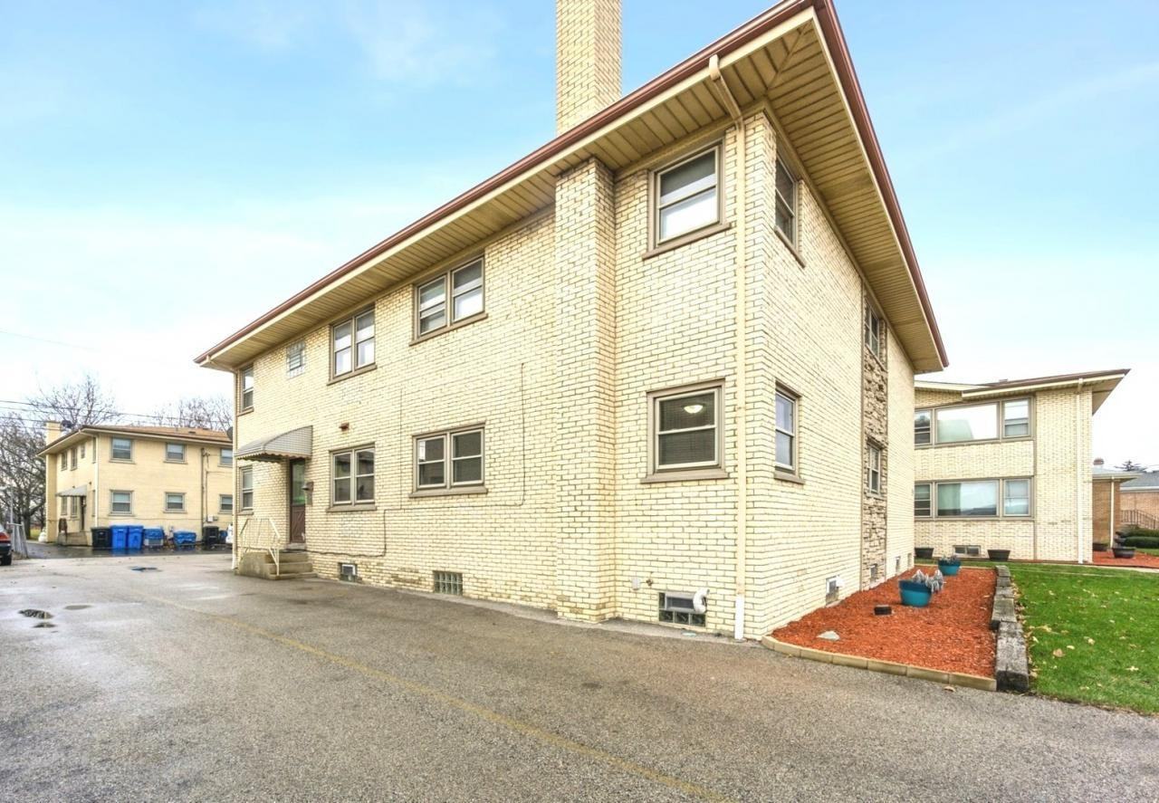 7537 W Higgins Road 2S - Photo 2 of 18