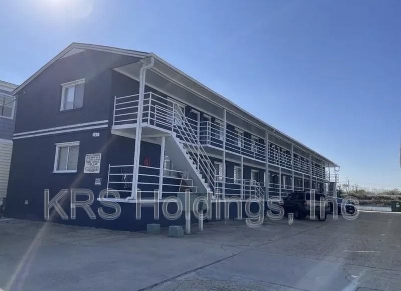 605 W Ocean View Ave #6 - Photo 2 of 9