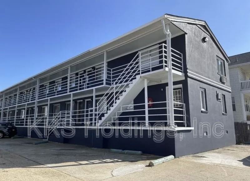 605 W Ocean View Ave #6 - Photo 4 of 9