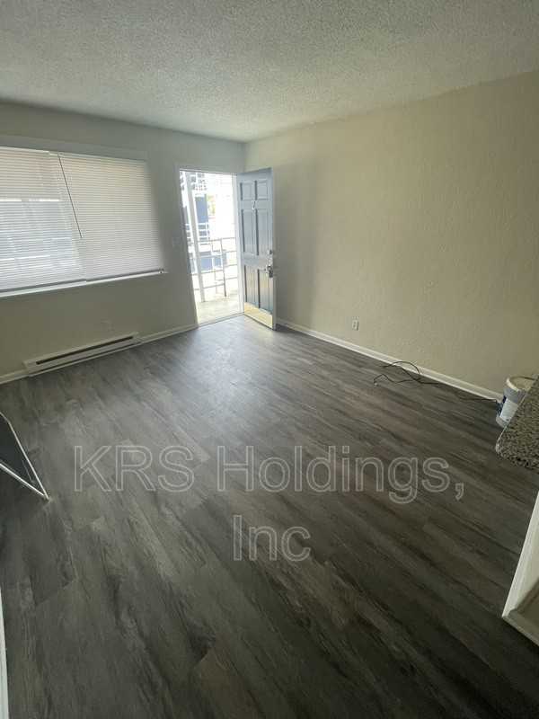 605 W Ocean View Ave #6 - Photo 5 of 9