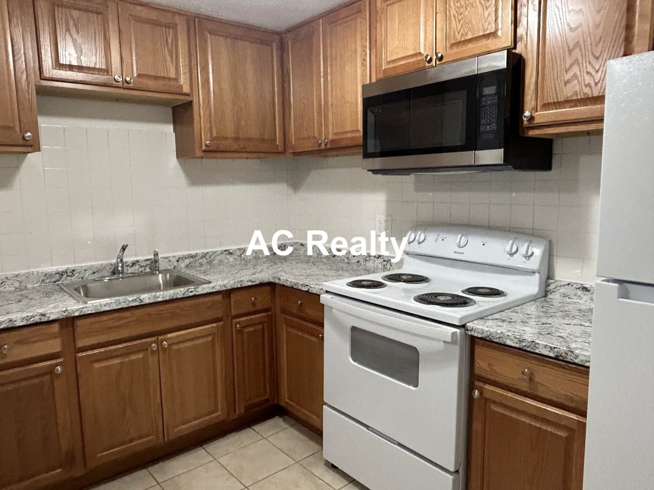 311 Washington Ave #31 - Photo 2 of 7