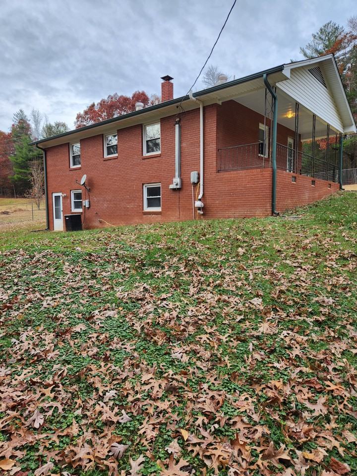 2885 High Rock Rd #NA - Photo 3 of 9