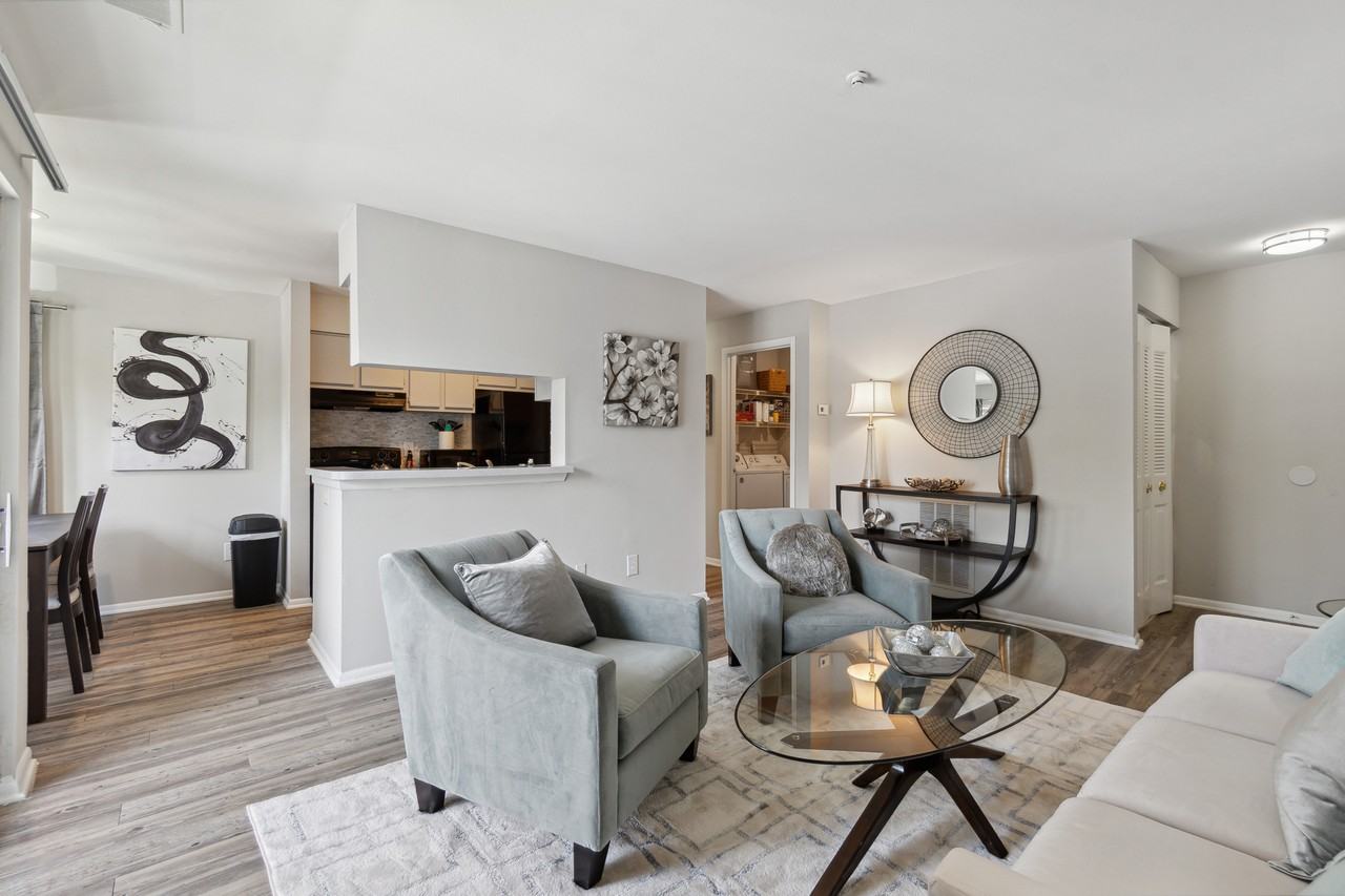 176 Greenmeadow Way #C - Photo 2 of 11