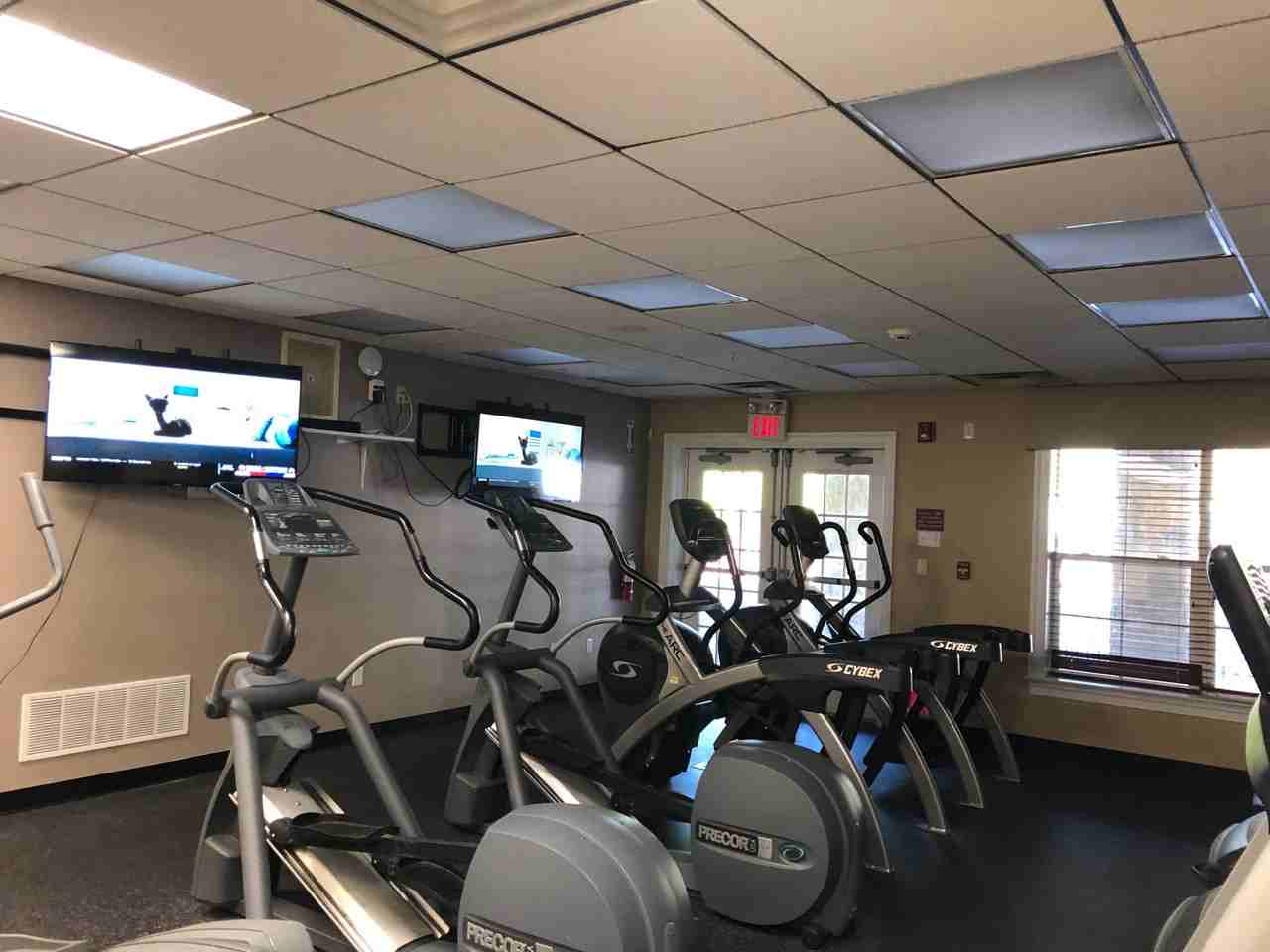 146 Birchwood Dr #1 - Photo 3 of 16