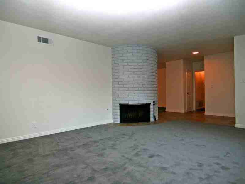 1022 Maryhurst Dr - Photo 2 of 16