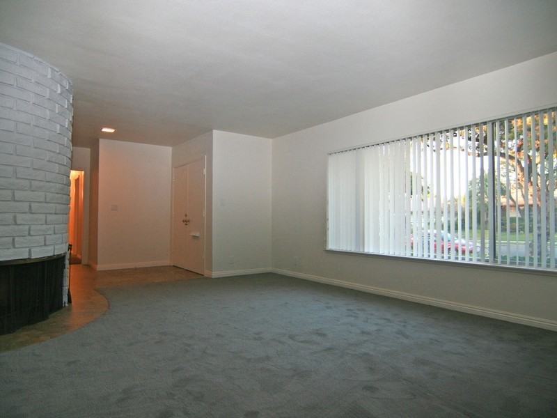 1022 Maryhurst Dr - Photo 3 of 16