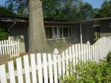 108 McCormick St - Photo 2 of 18