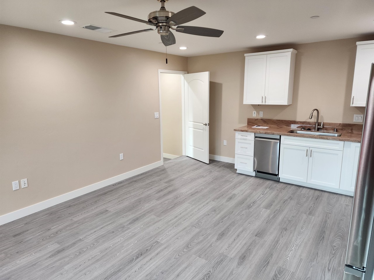 580 Tilling Way #580 - Photo 2 of 12