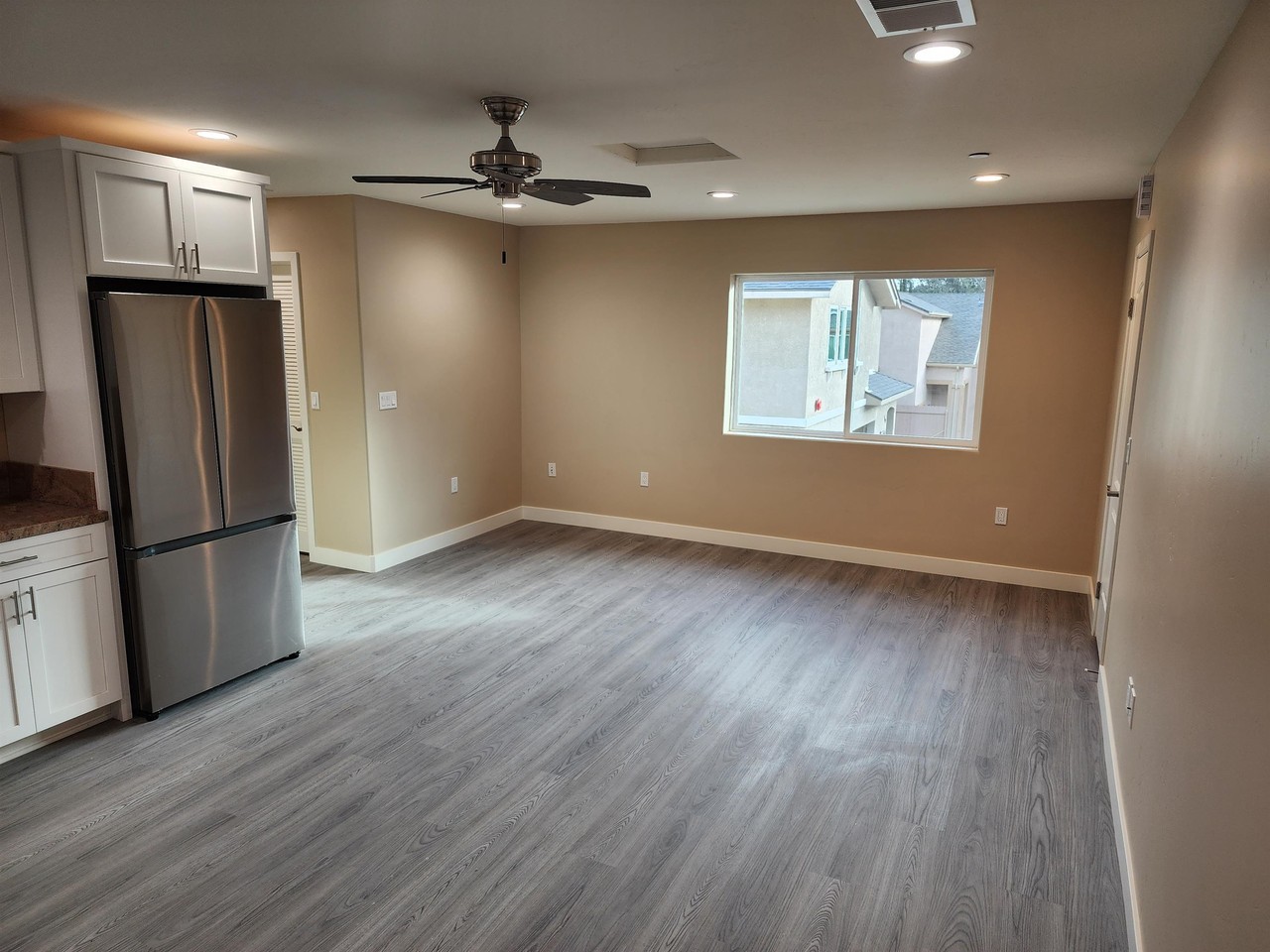 580 Tilling Way #580 - Photo 3 of 12