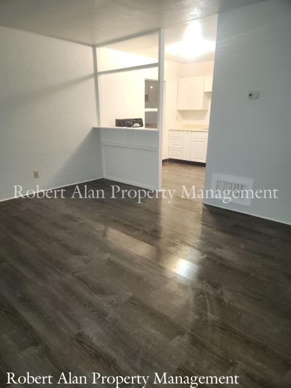 800 Sw 1st St - Photo 3 of 4