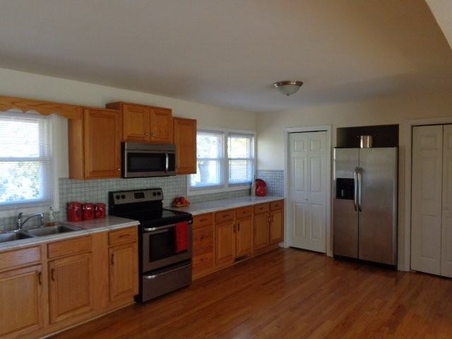 1269 Hillwood Dr - Photo 3 of 22