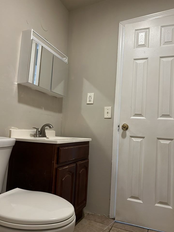 49 W Main St - Photo 3 of 7