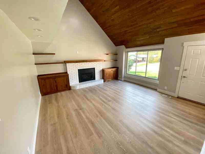 6041 Fleetwood Dr - Photo 3 of 22