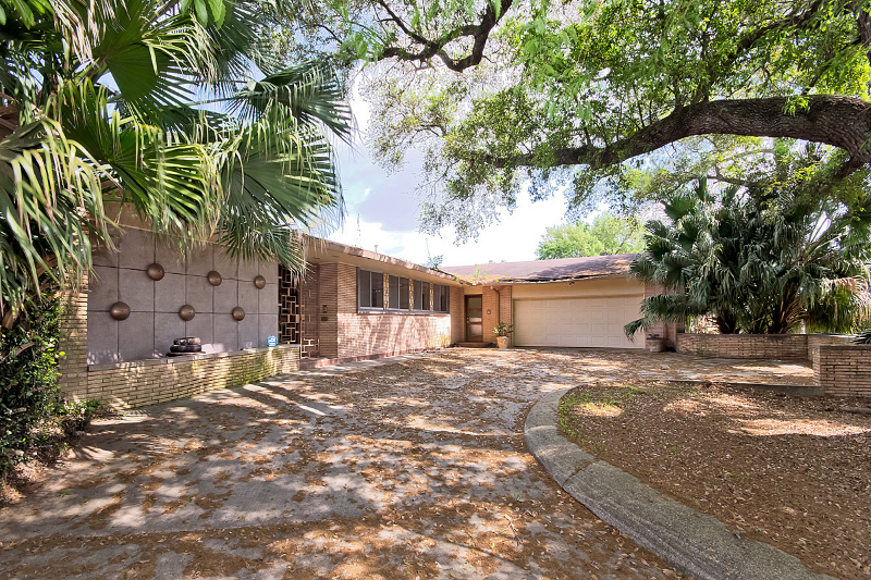 5376 Bancroft Dr - Photo 3 of 3