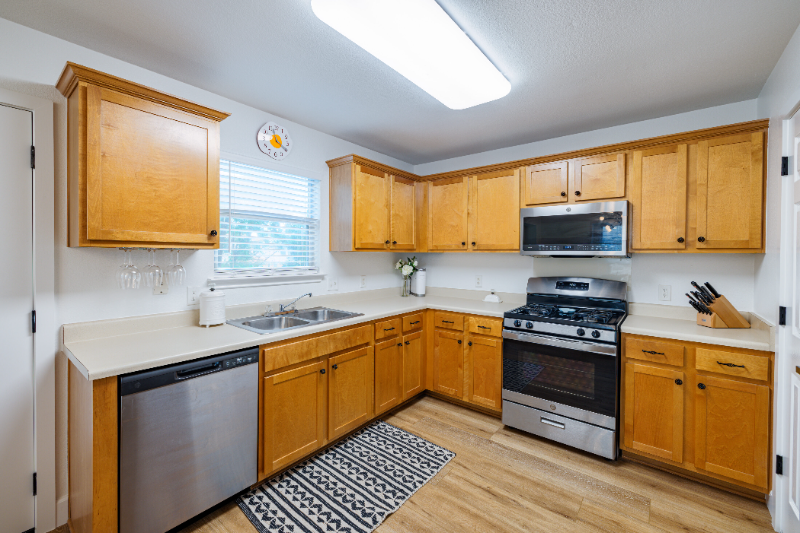 1130 Sundrop Pl - Photo 5 of 14