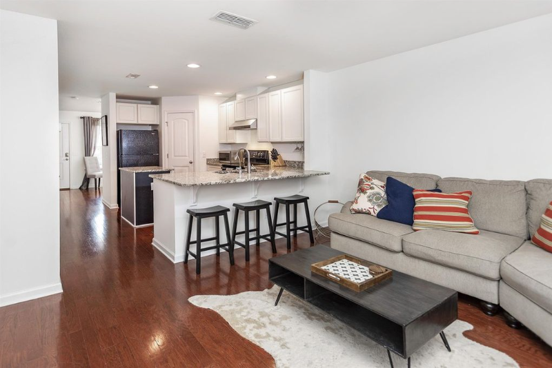 2040 Hickory Brook Dr - Photo 2 of 25