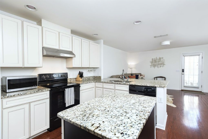 2040 Hickory Brook Dr - Photo 3 of 25