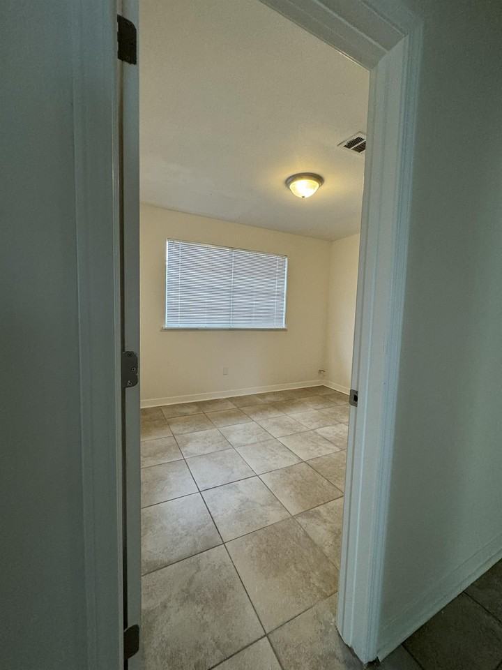 Glass Dr #5604 - Photo 2 of 12