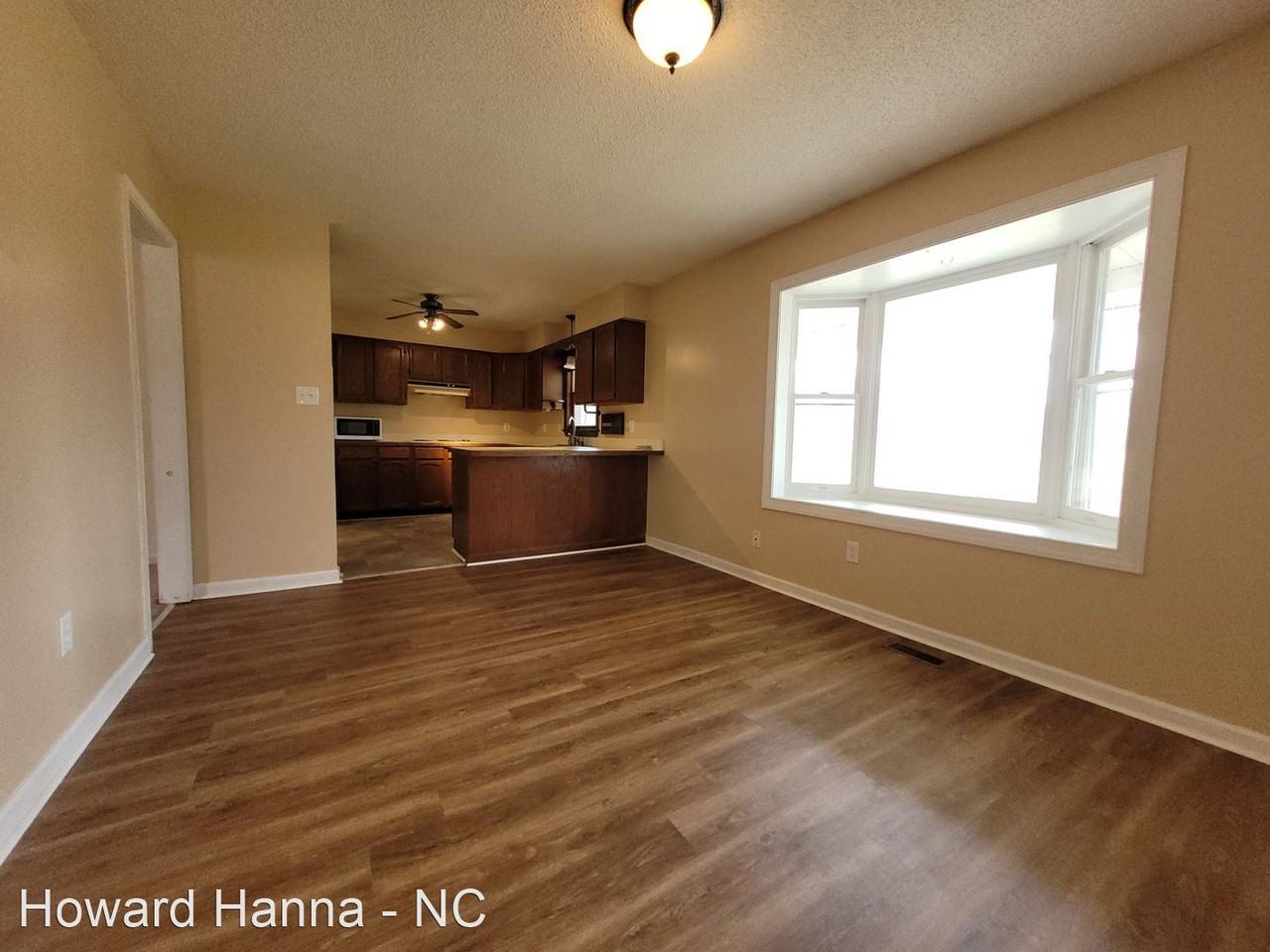 1049 Halls Creek Rd - Photo 2 of 13