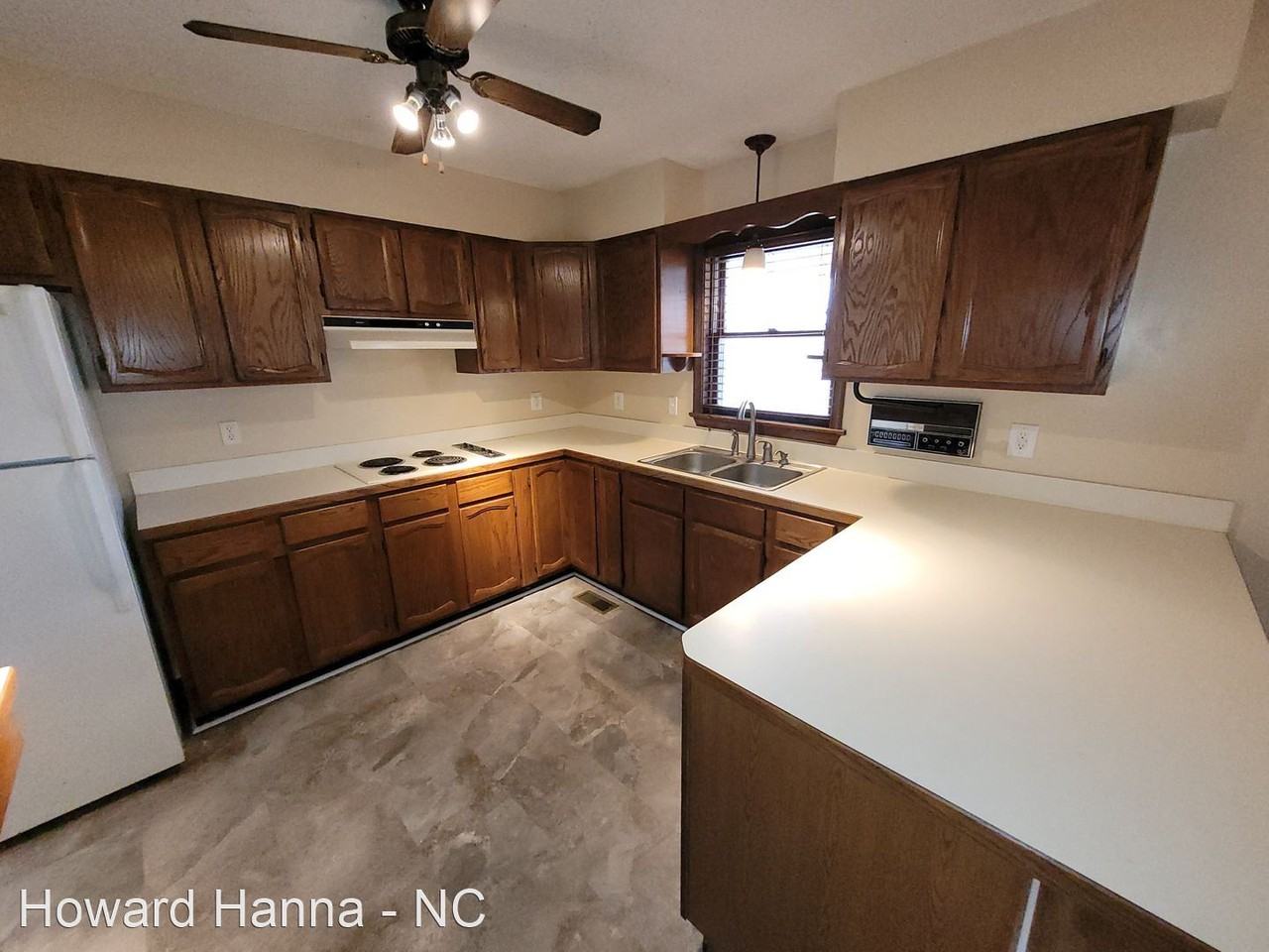 1049 Halls Creek Rd - Photo 3 of 13