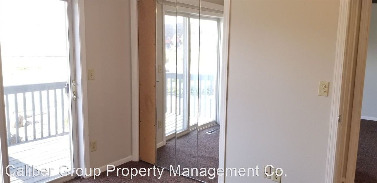 921 W 20th Street - Photo 2 of 19