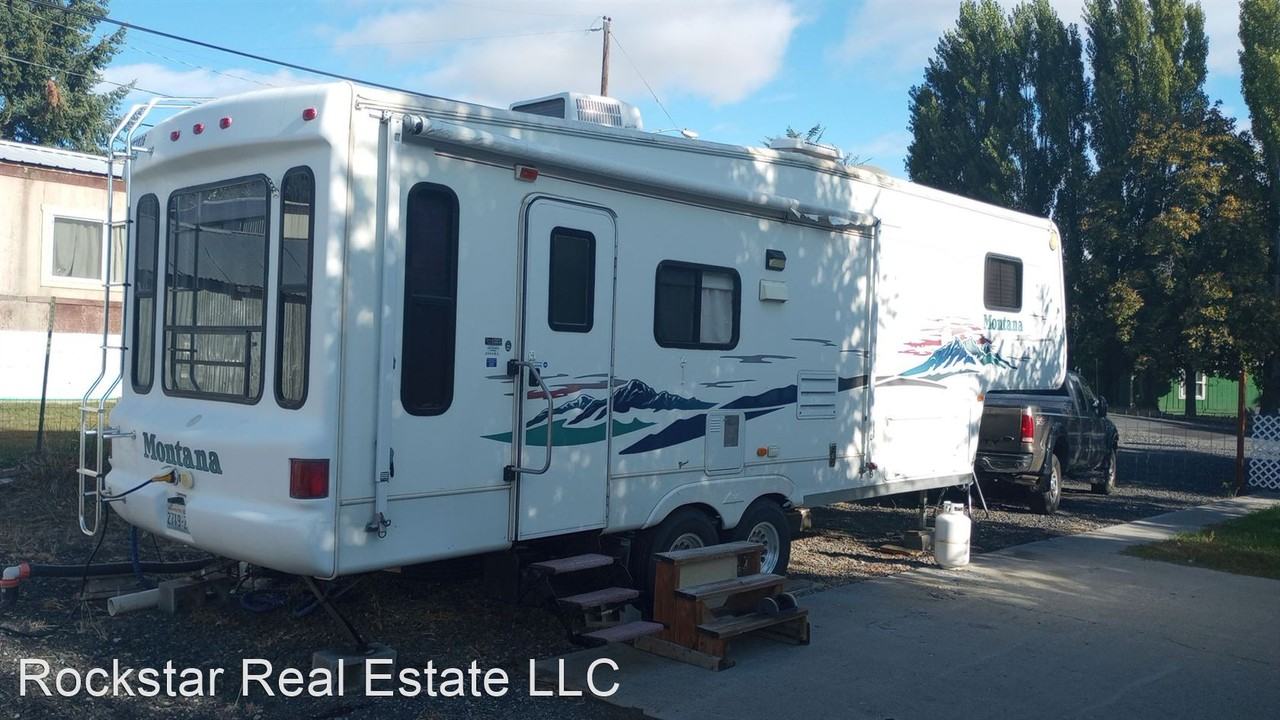 301 Electric Blvd - Photo 2 of 2