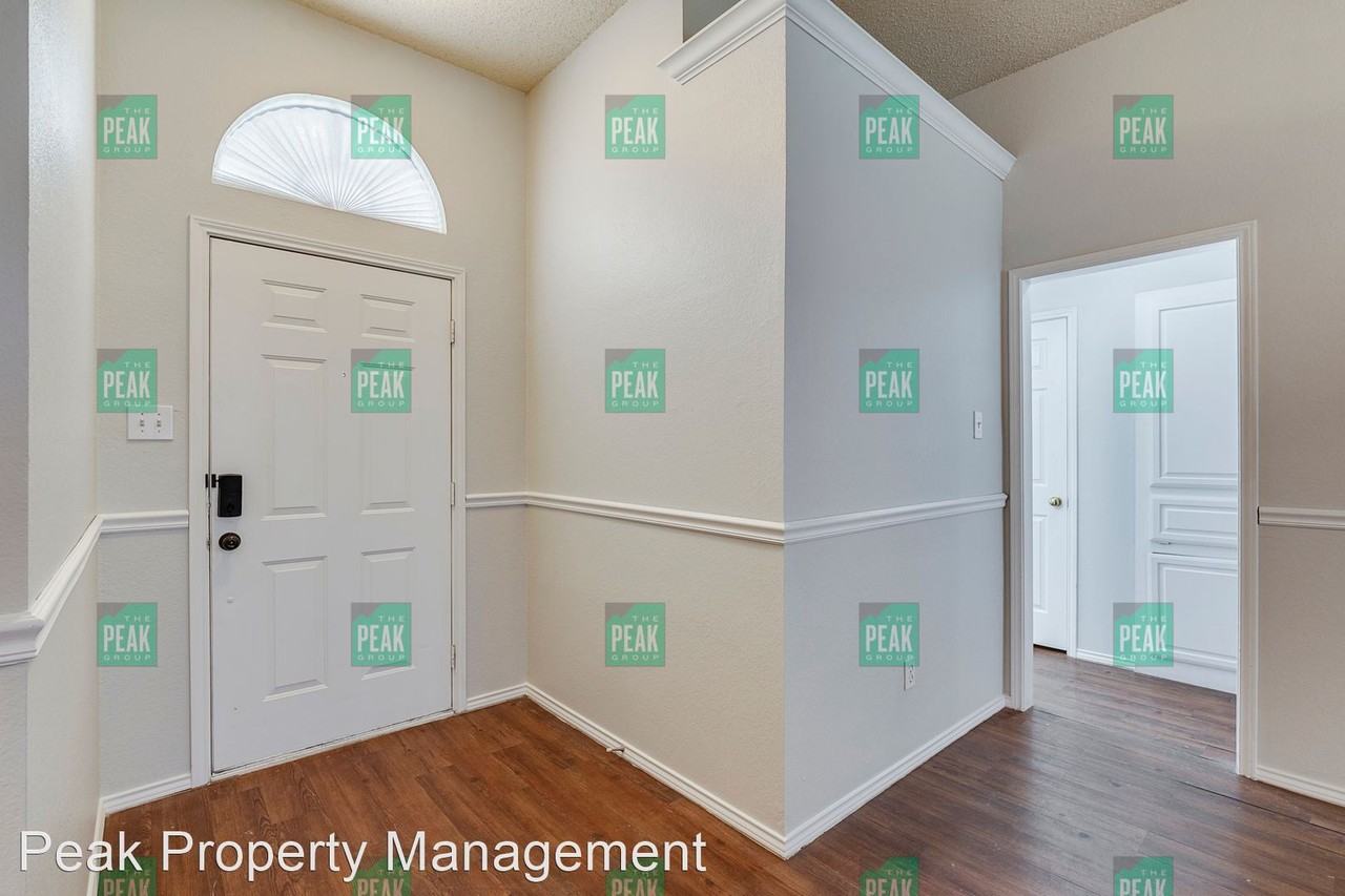 2130 Ridgecliff Dr - Photo 3 of 25