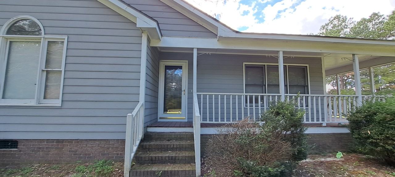 812 Stephanie Pl - Photo 3 of 22