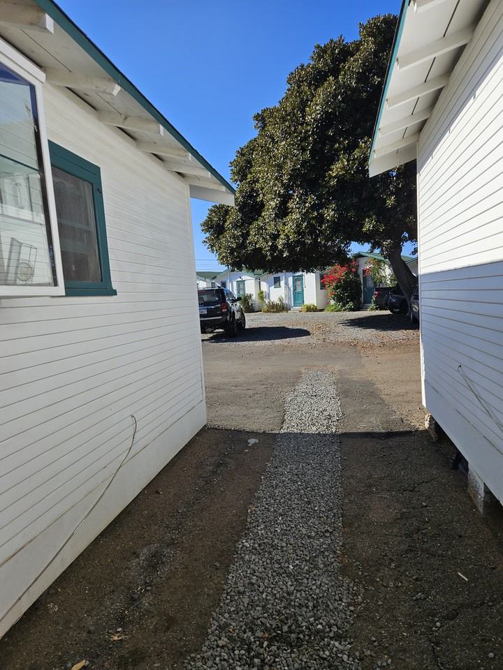 5075 Niagara Ave - Photo 2 of 32