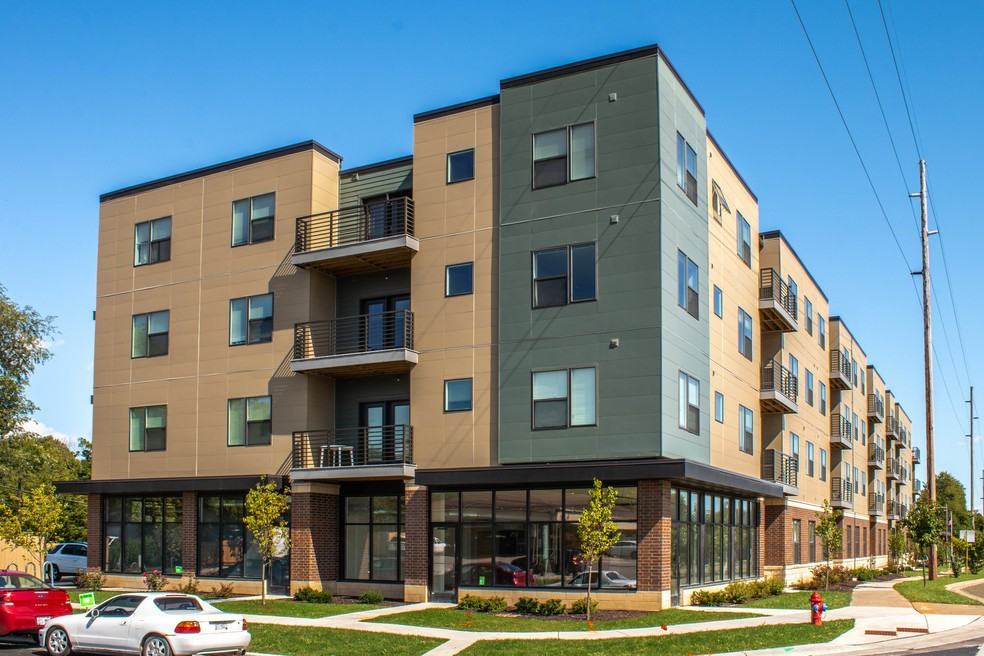 The Royal - Photo 3 of 50