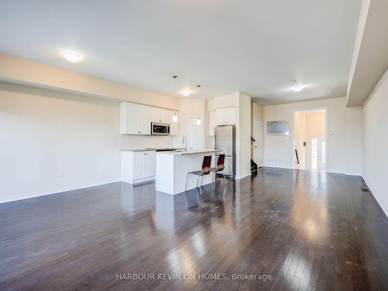 13305 Bathurst Street - Photo 2 of 17