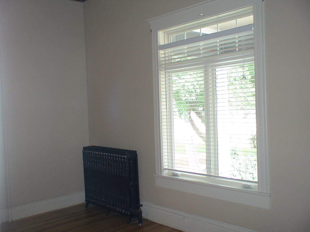 306 N Cascade Ave #10 - Photo 2 of 6