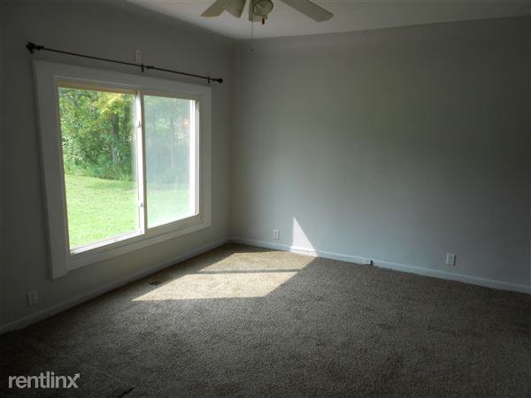 6242 Lapeer Rd - Photo 3 of 8