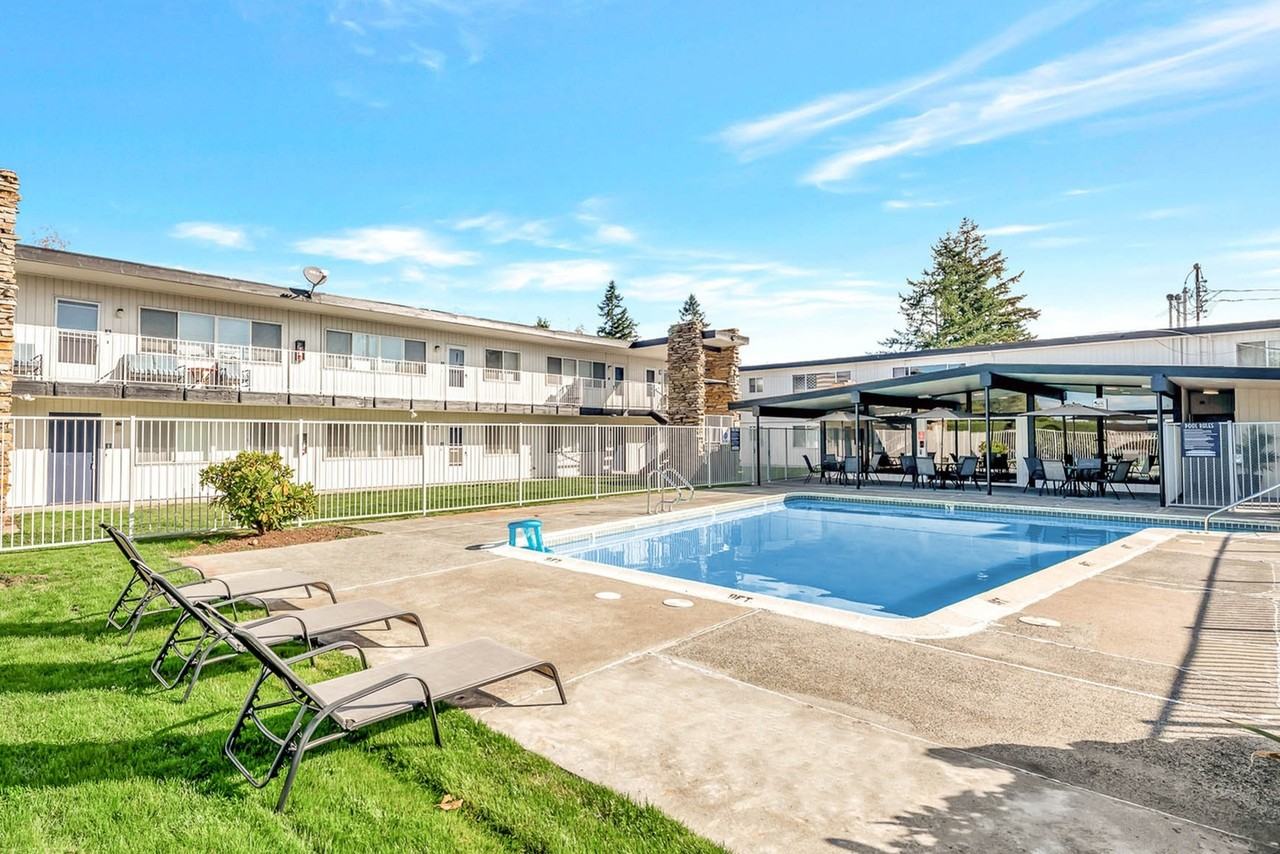 The Thomas - Photo 2 of 27