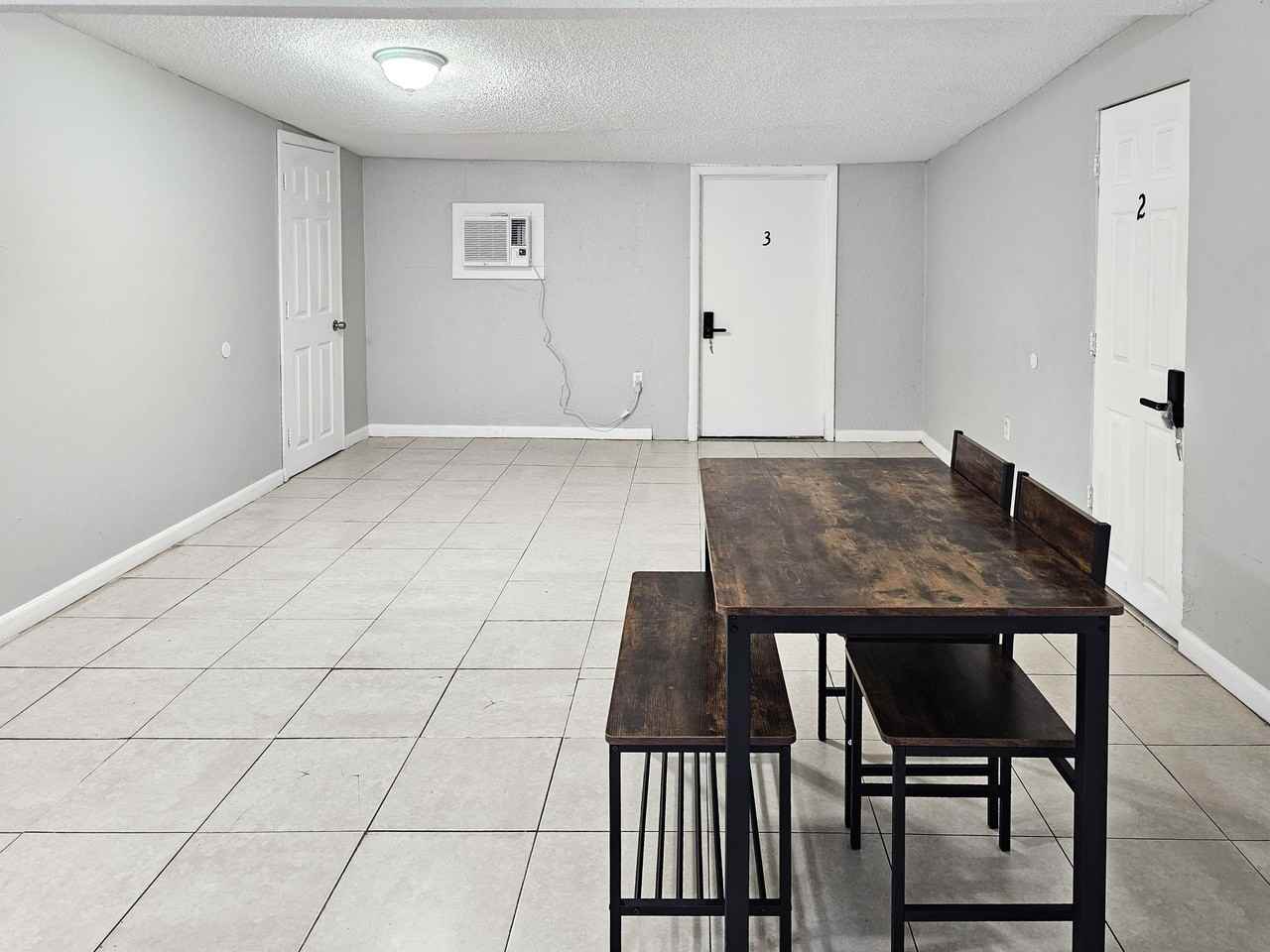 37th St Unit B - Photo 3 of 11