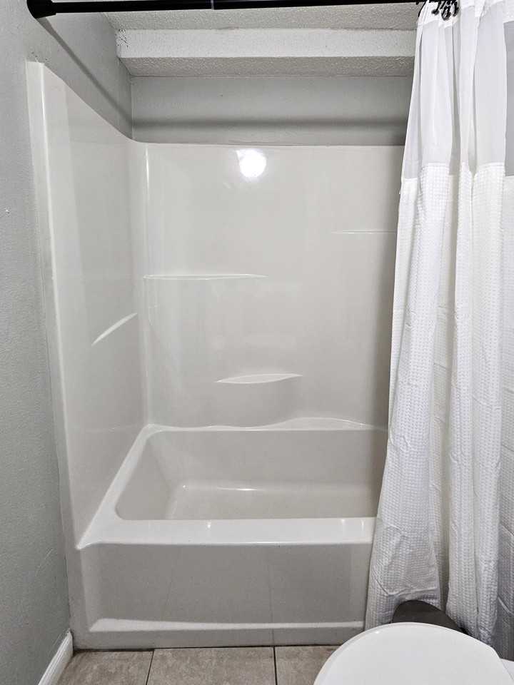 37th St Unit B - Photo 2 of 11