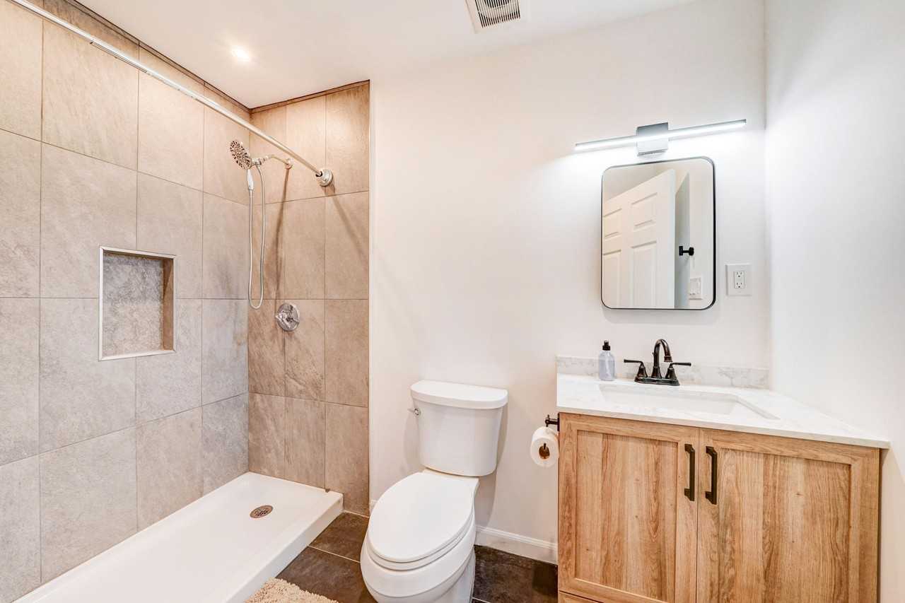 E Edgemont Ave - Photo 4 of 14