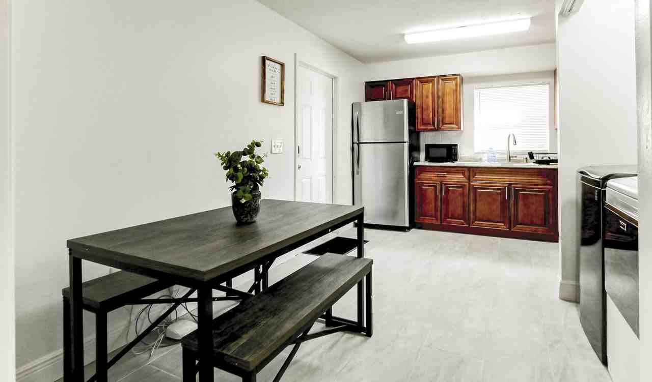 N 52nd St - Photo 6 of 17