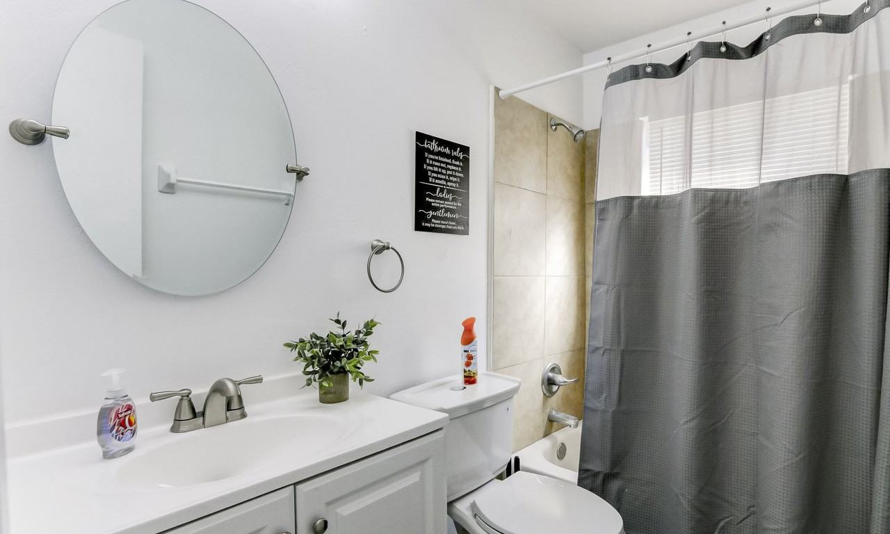 N 52nd St - Photo 3 of 17