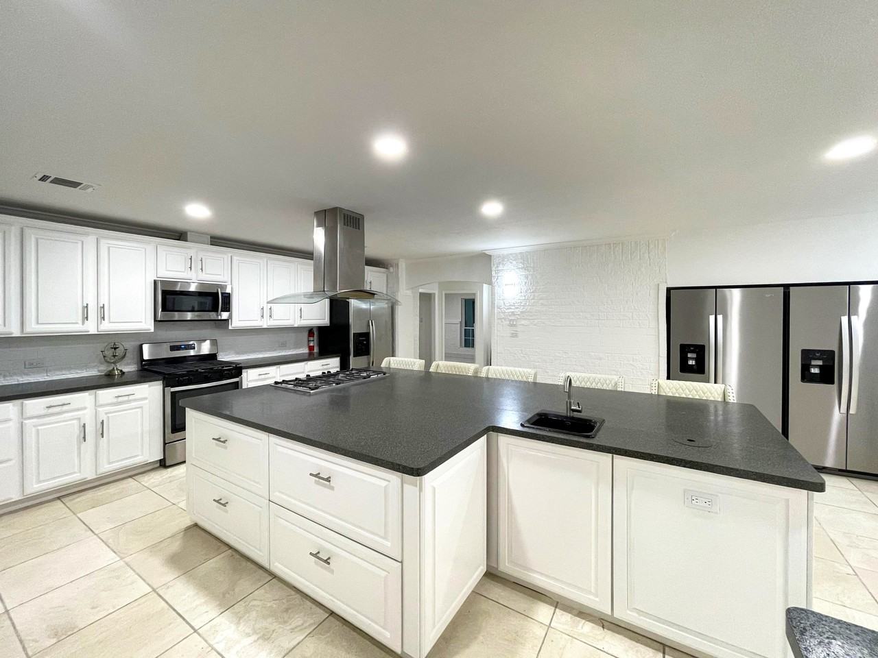 Tophill Dr - Photo 5 of 14