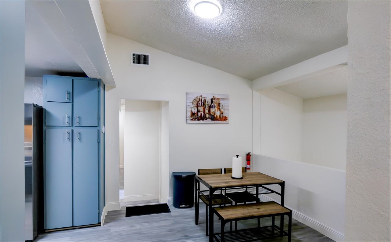 18th Street - Photo 7 of 25