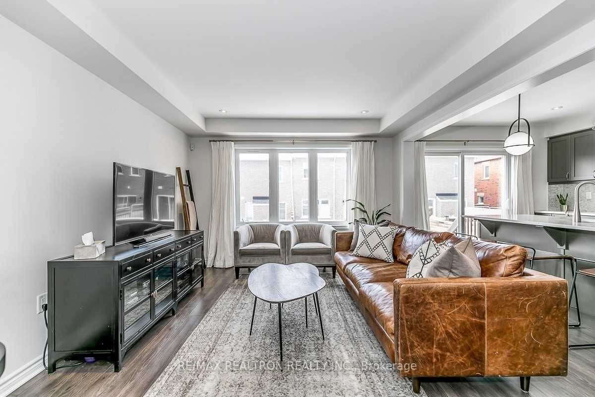 177 Payne Crescent - Photo 2 of 6