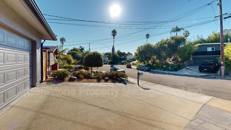 2544 Cornwall St - Photo 4 of 31