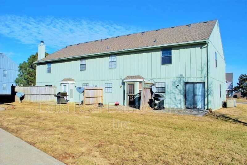 519 Ne 6th St Apt D - Photo 2 of 11