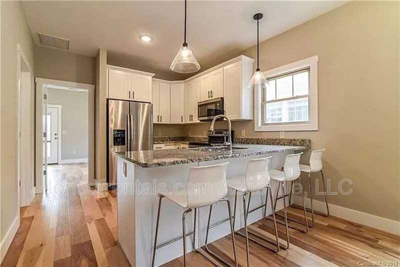 601 Fairview Rd - Photo 7 of 24